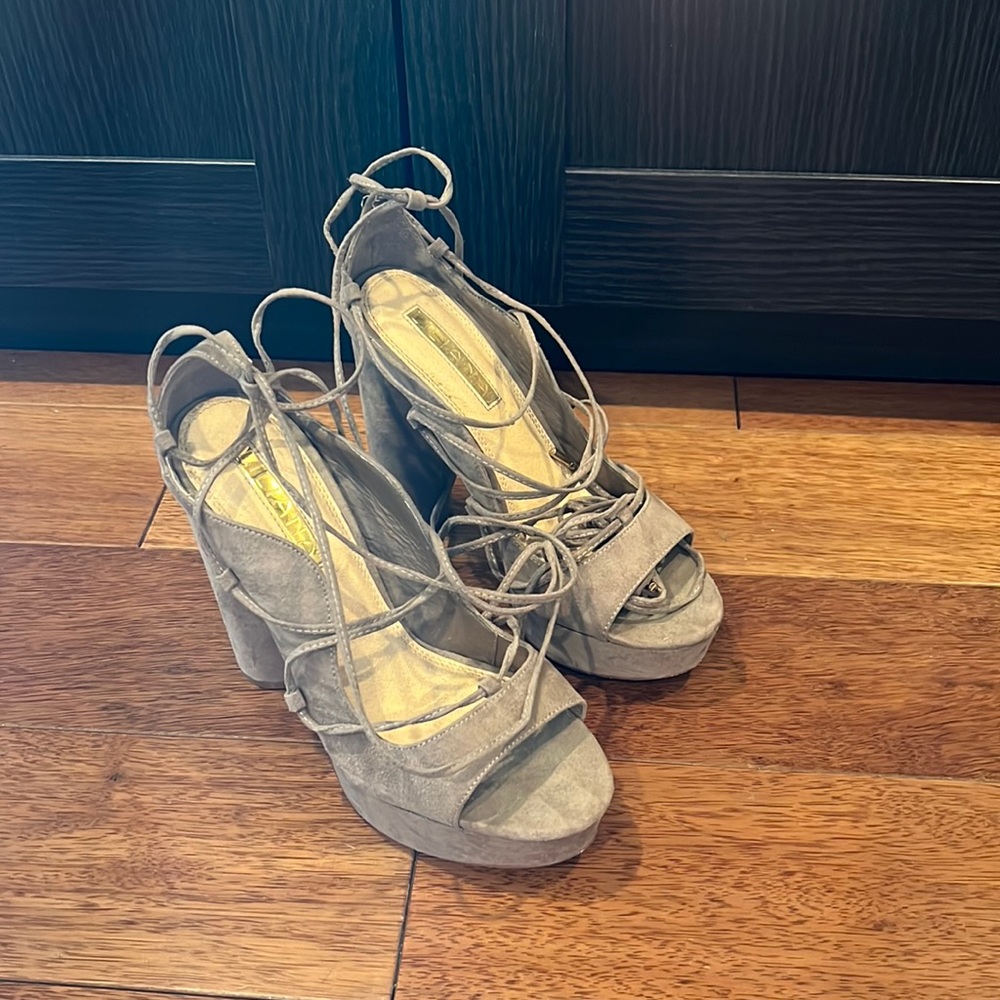 Liliana Heels